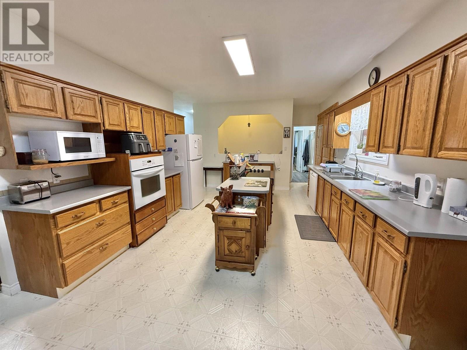 2401 TANOKA ROAD, Quesnel