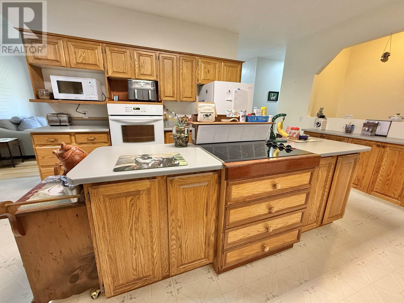 2401 TANOKA ROAD, Quesnel