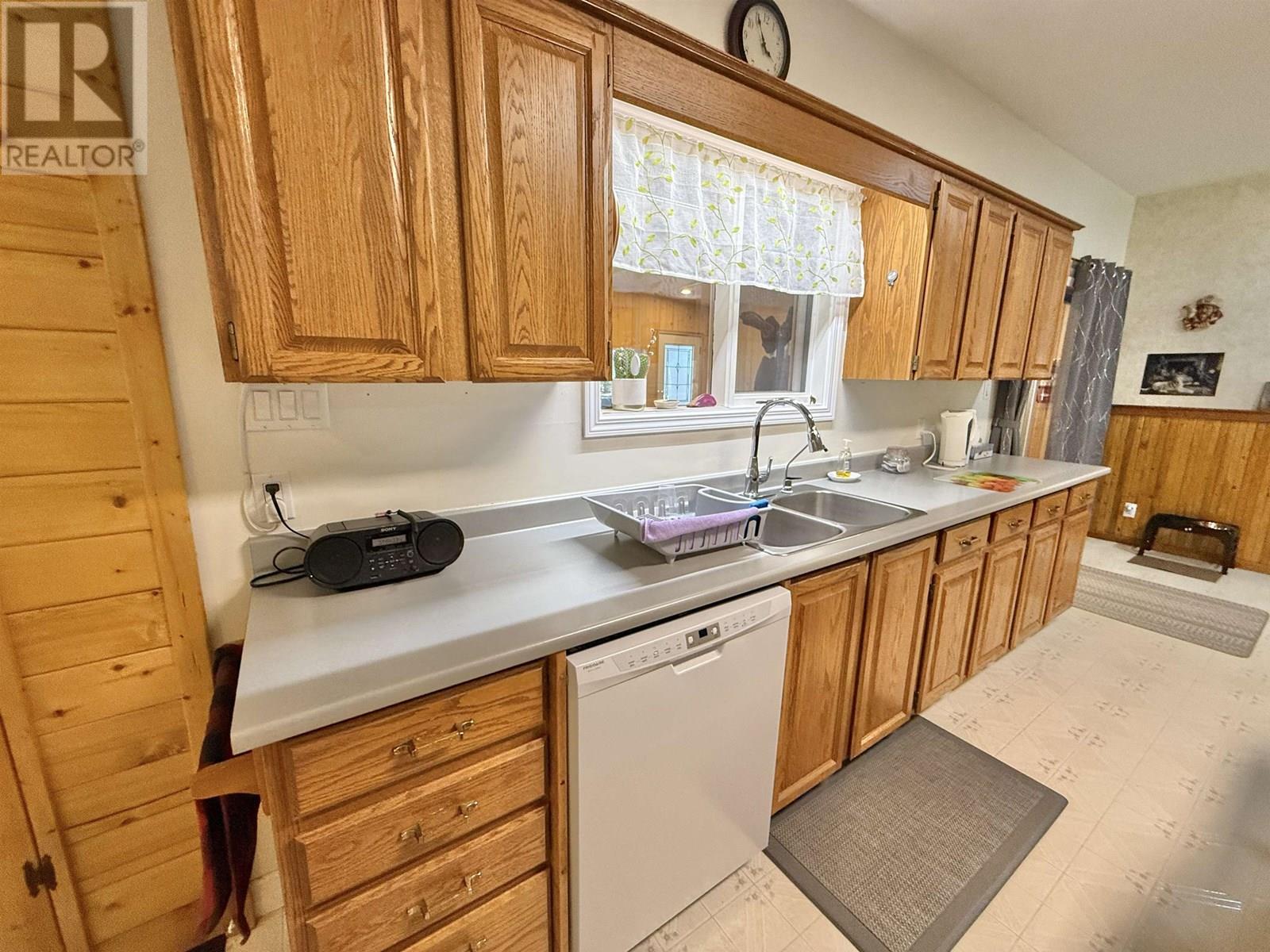 2401 TANOKA ROAD, Quesnel