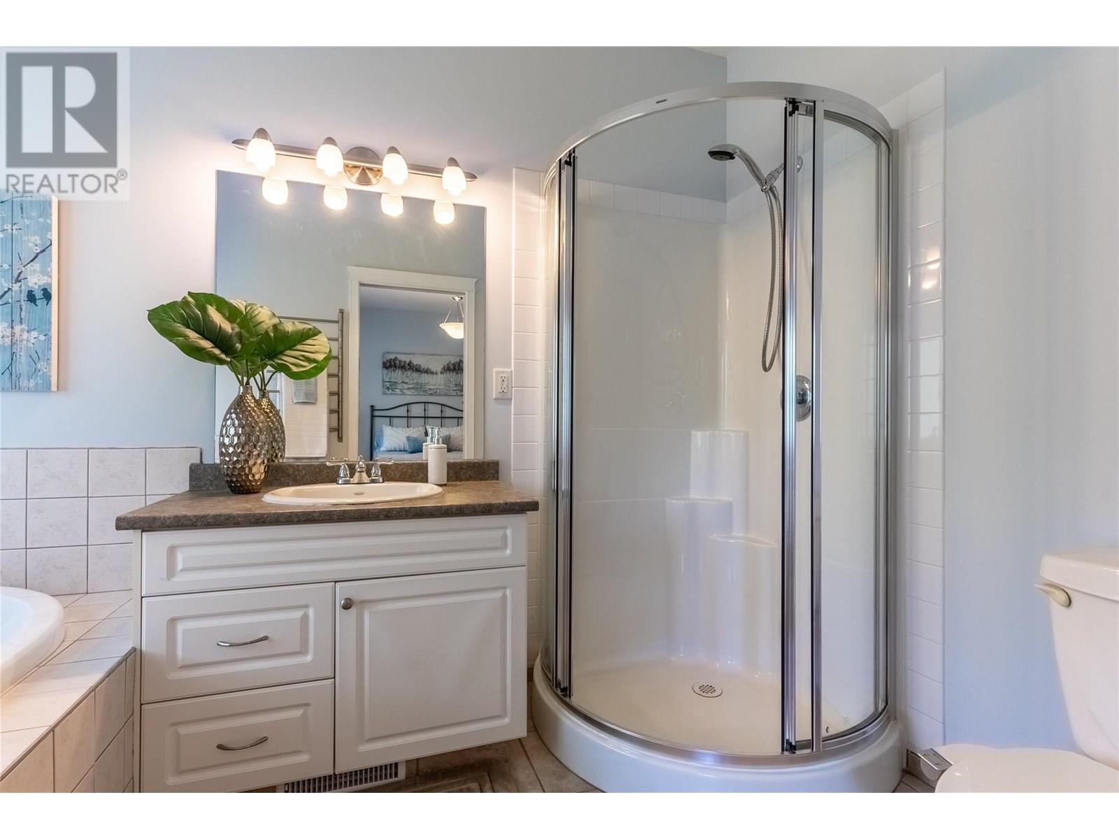 3727 OVERLANDER Drive - 24