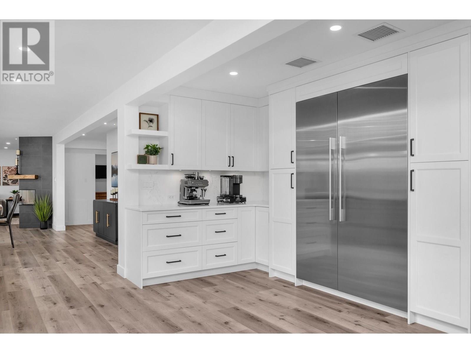5393 East Vernon Road, Vernon