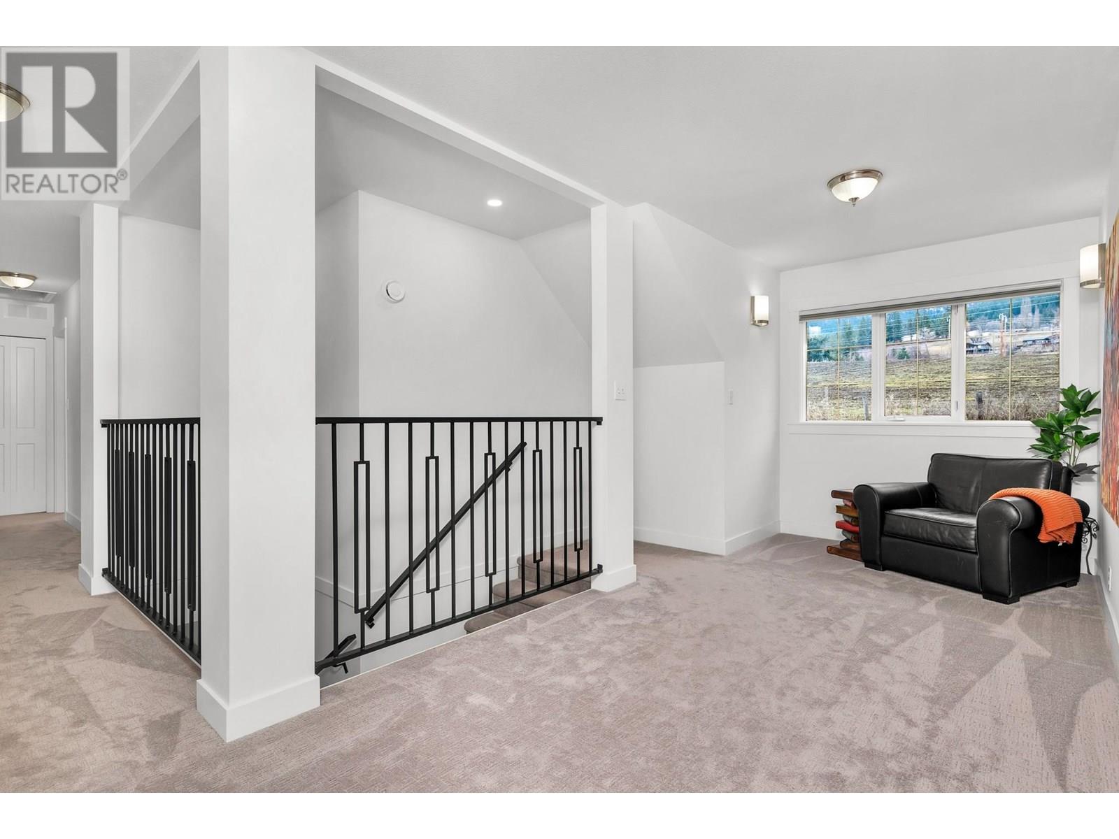 5393 East Vernon Road, Vernon