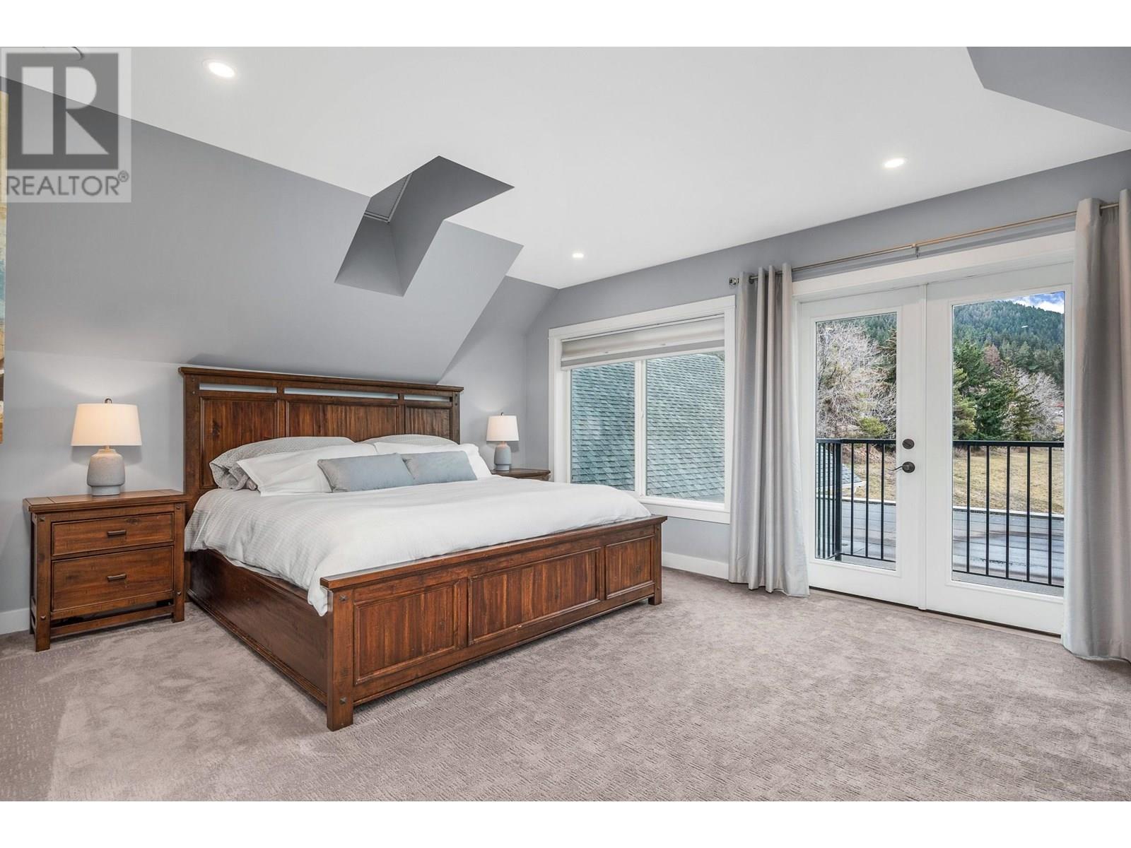 5393 East Vernon Road, Vernon