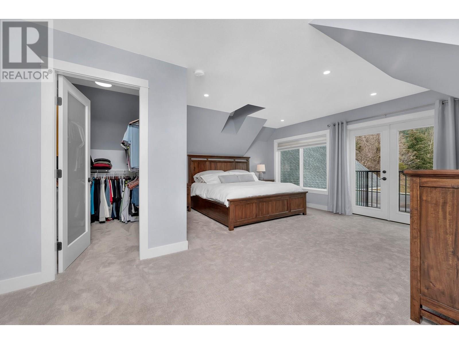 5393 East Vernon Road, Vernon
