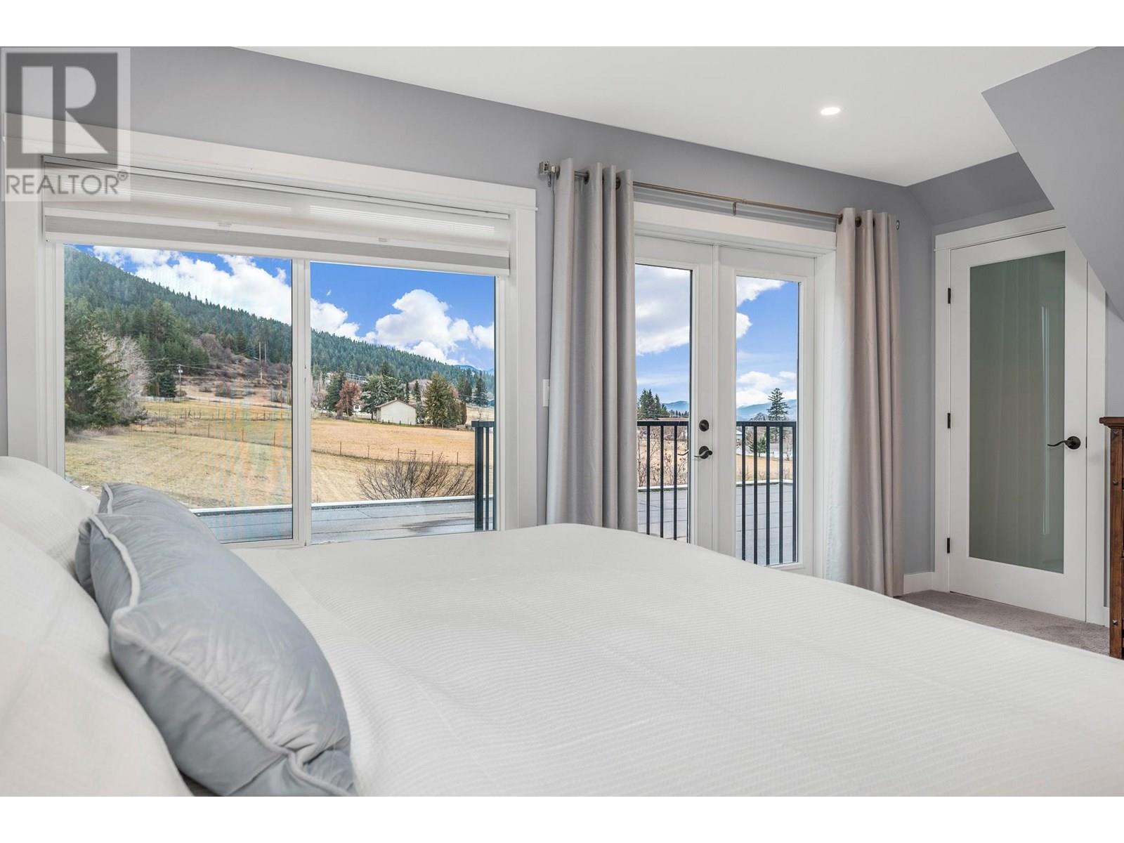 5393 East Vernon Road, Vernon