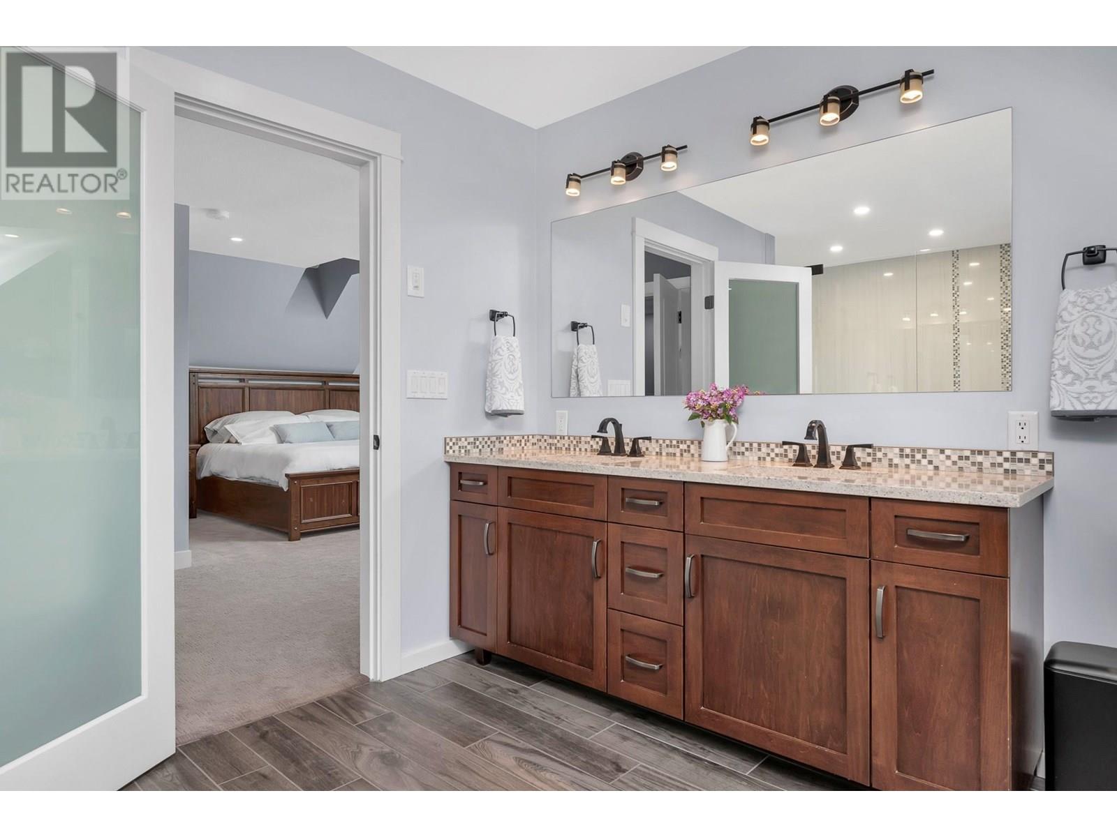 5393 East Vernon Road, Vernon