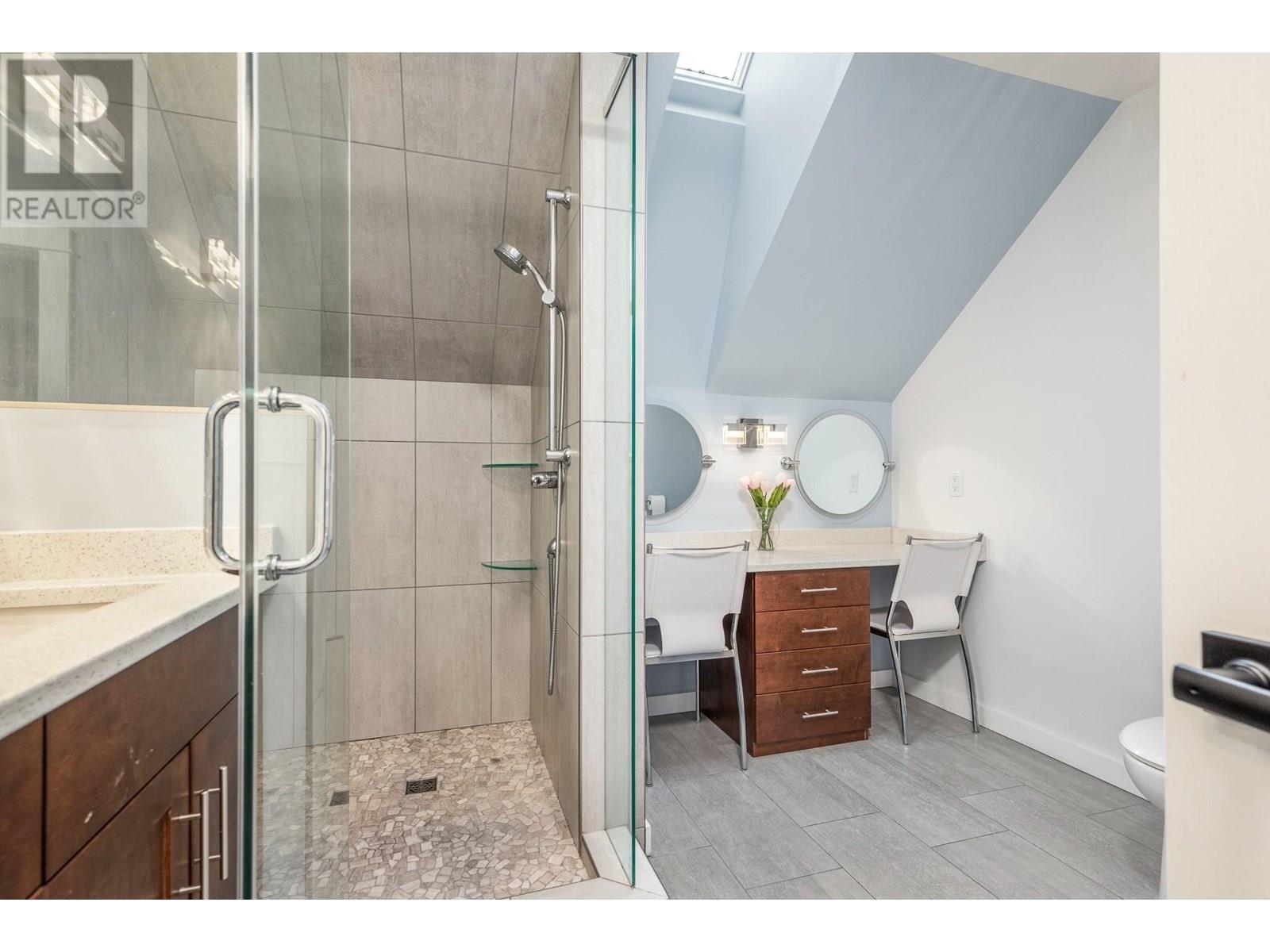 5393 East Vernon Road, Vernon