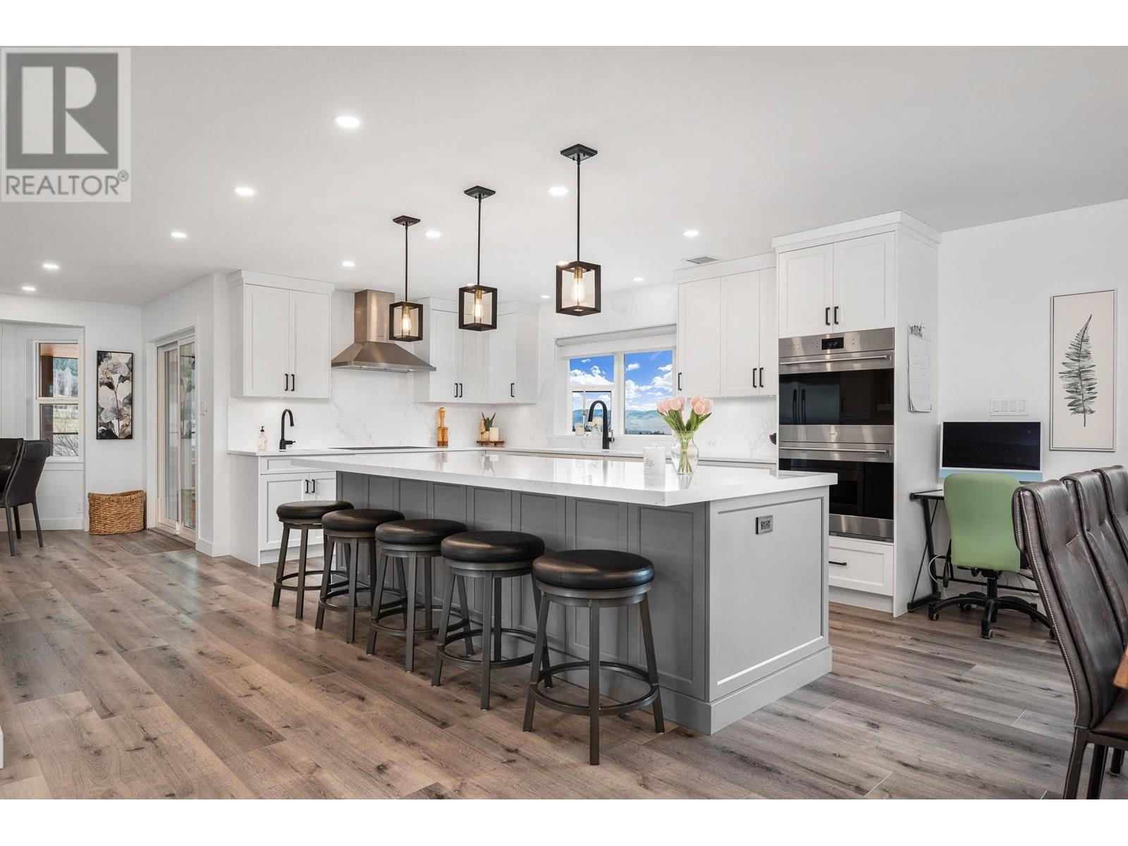 5393 East Vernon Road, Vernon