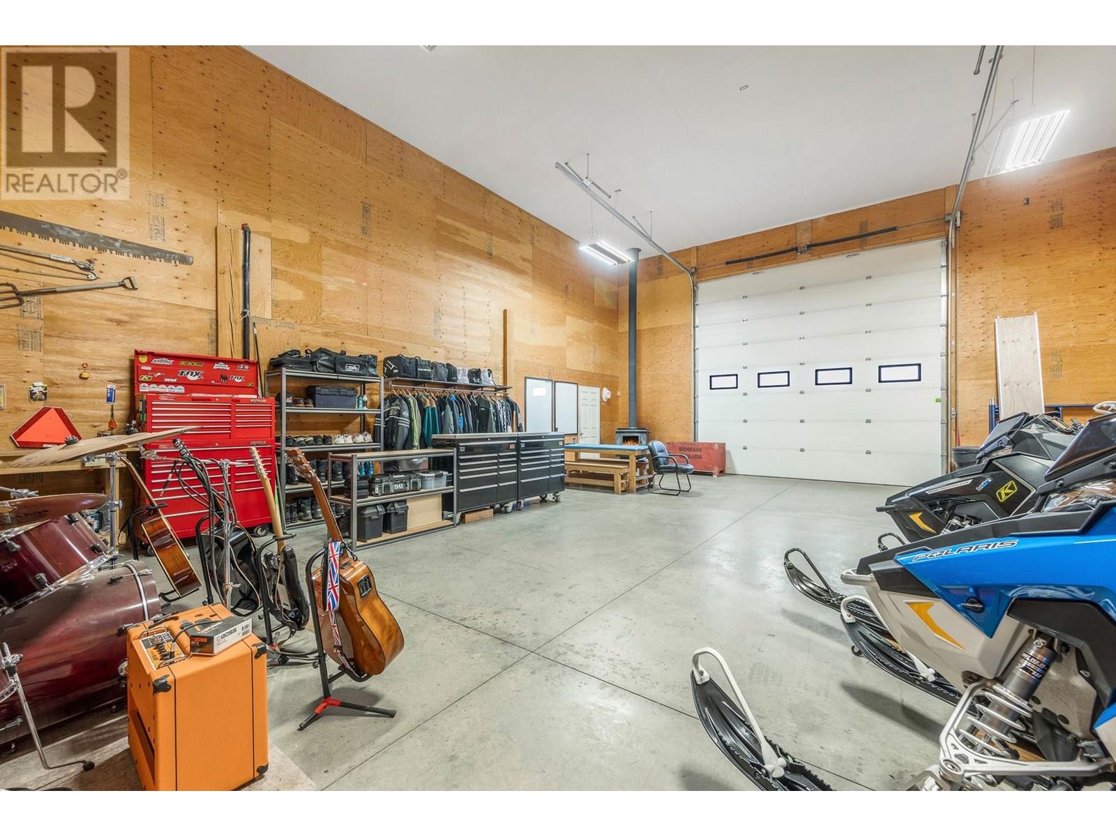 5393 East Vernon Road, Vernon