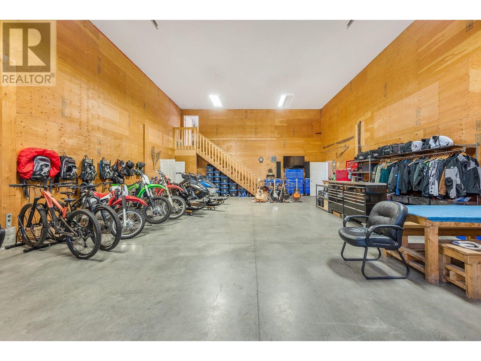 5393 East Vernon Road, Vernon