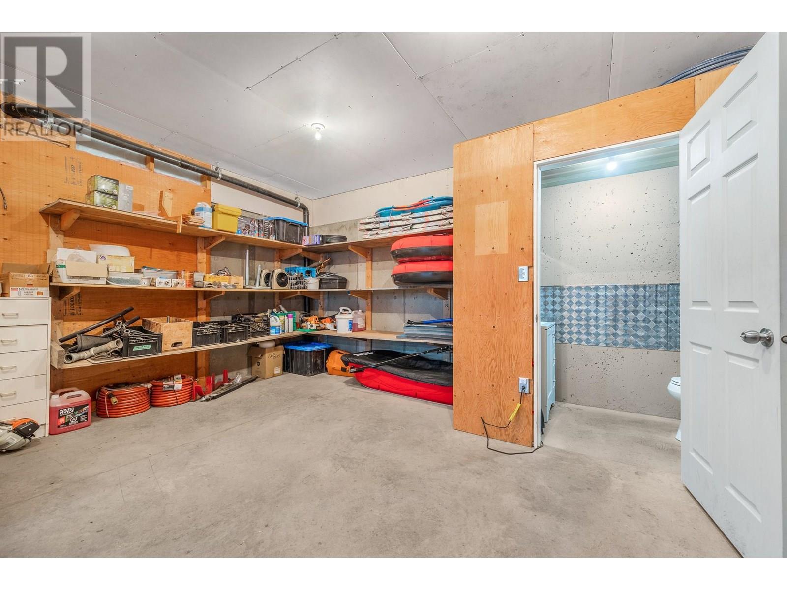 5393 East Vernon Road, Vernon