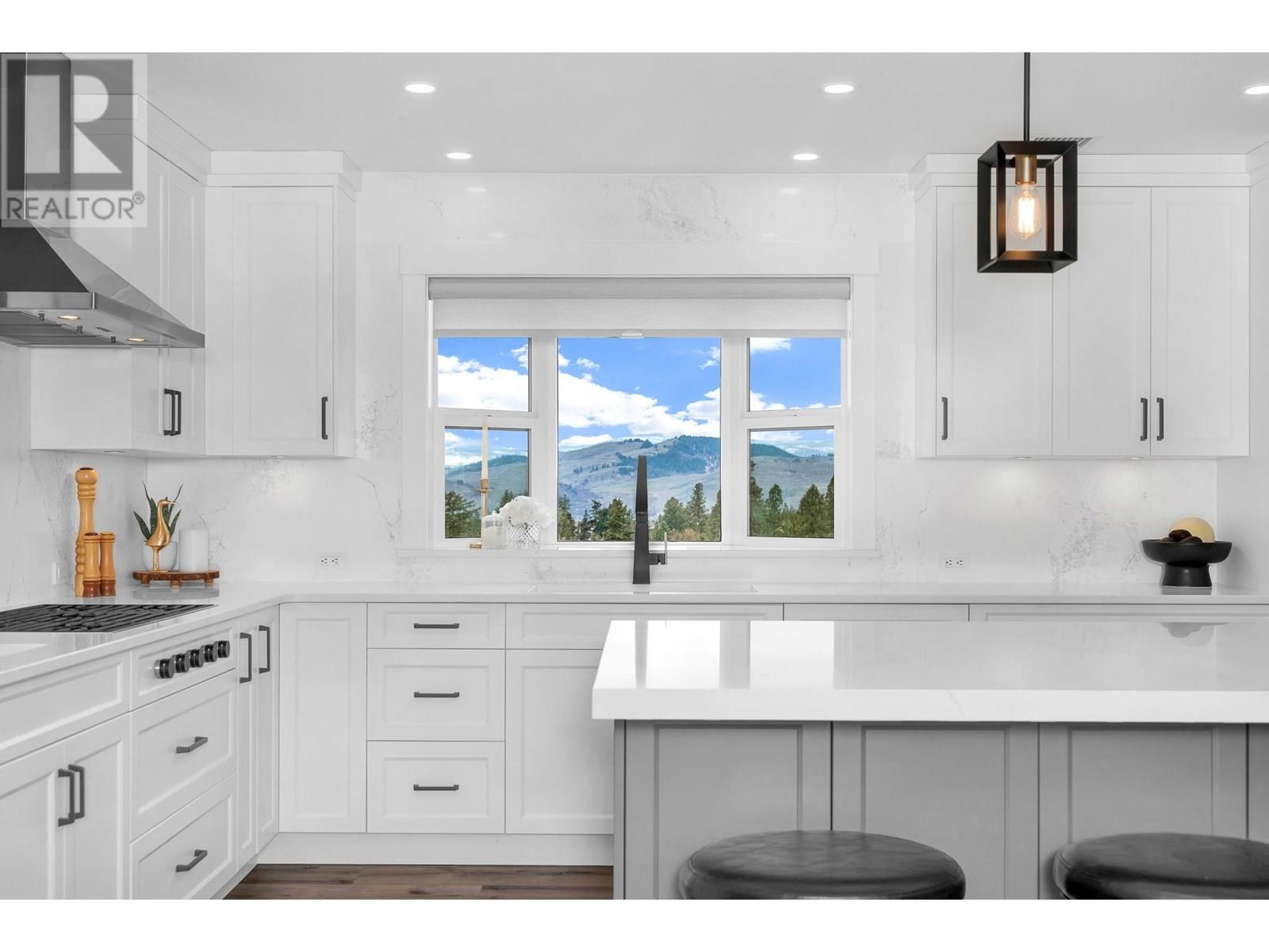 5393 East Vernon Road, Vernon