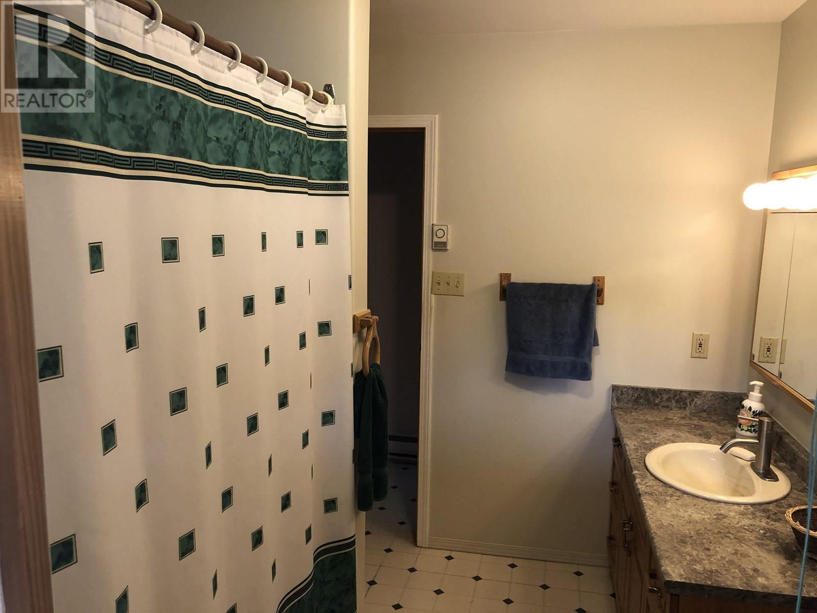 7013 PETERSON ROAD, Fraser Lake