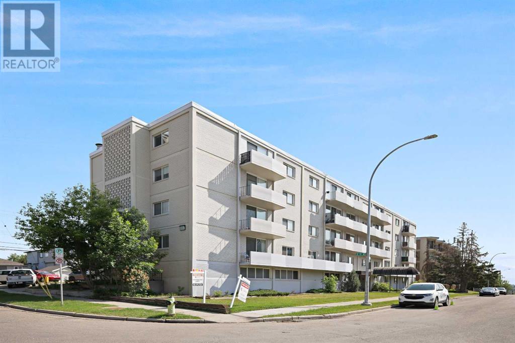 Single Family House for Sale in    Avenue NE Crescent Heights Calgary 