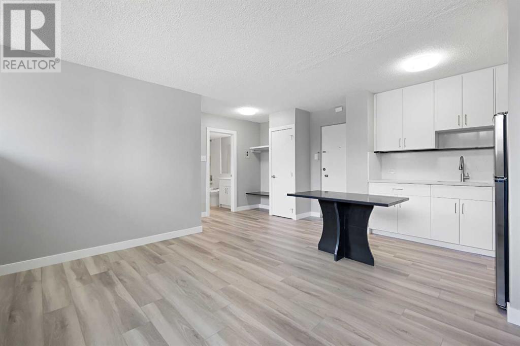 Single Family House for Sale in    Avenue NE Crescent Heights Calgary 