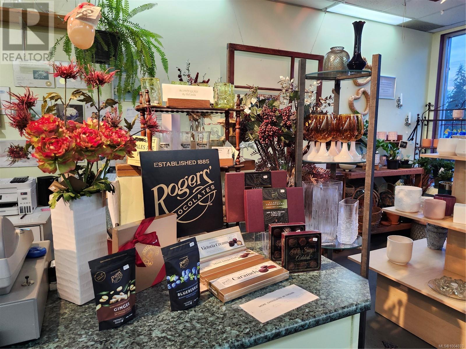 2 102 Island Hwy E, Parksville