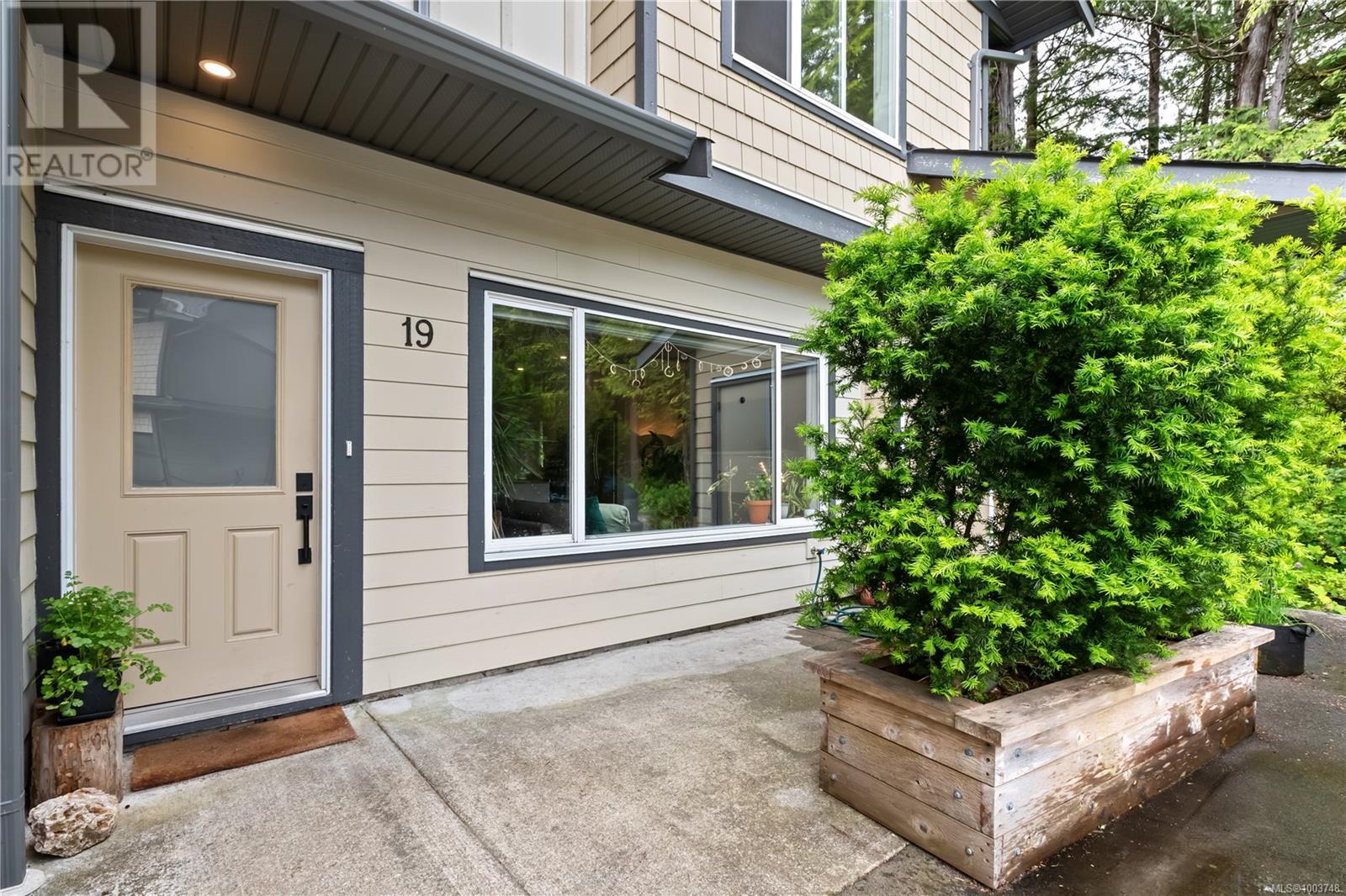 19 625 Hellesen Dr, Tofino