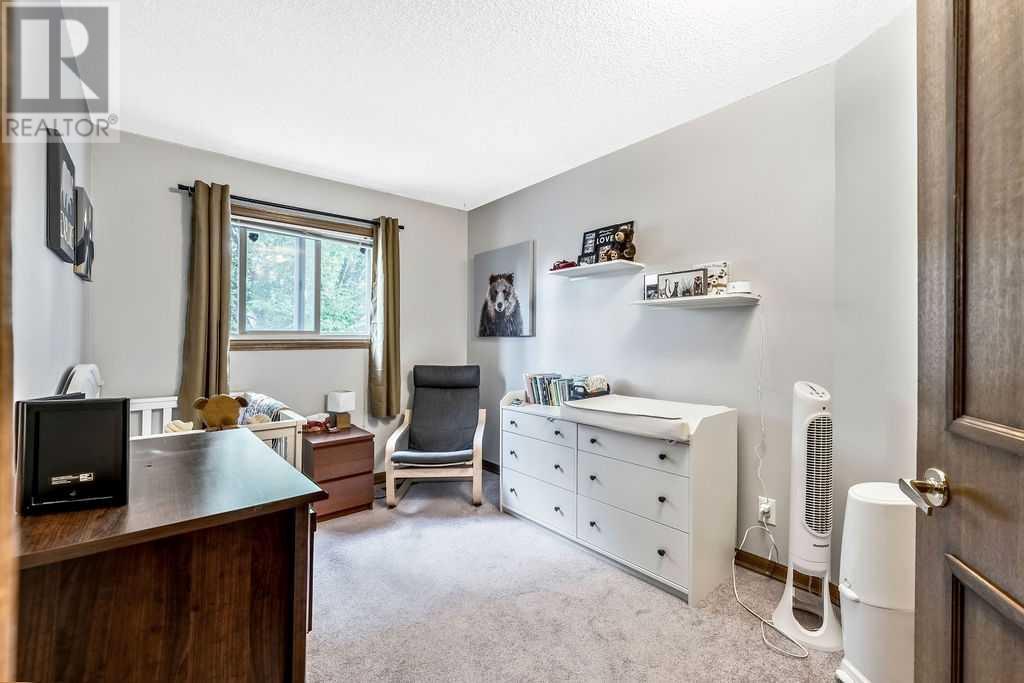 156 Sandpiper Circle NW, Calgary, Alberta