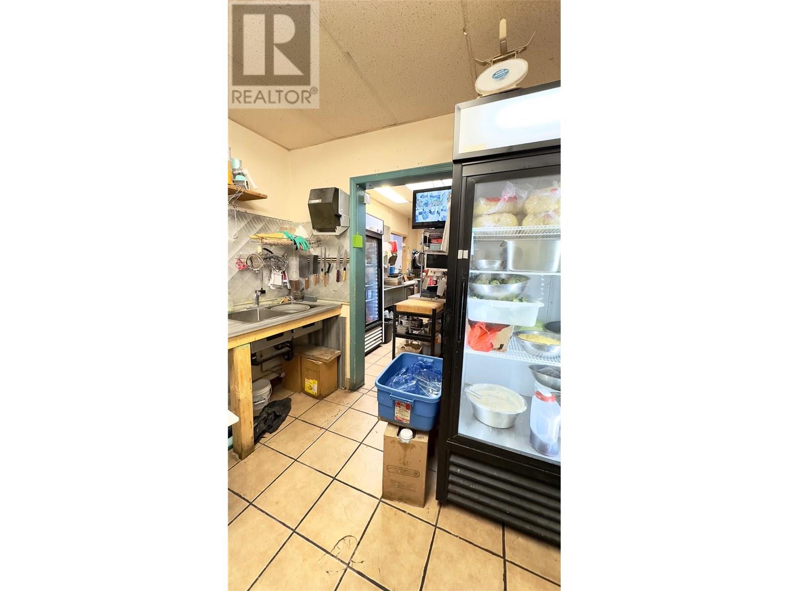  8323 Main Street, Osoyoos