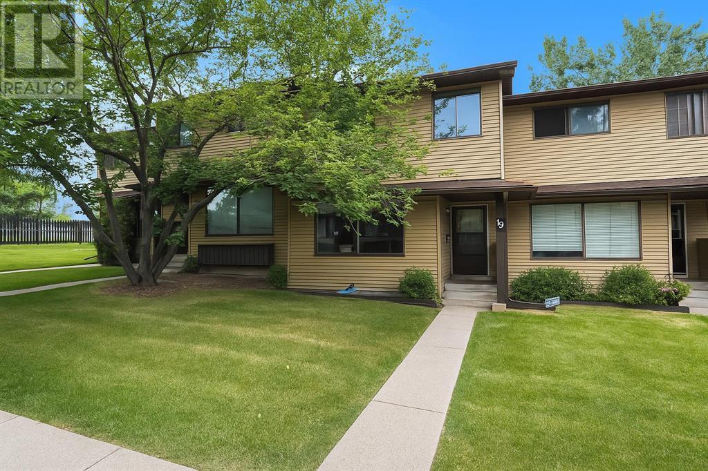 Single Family House for Sale in   Bermuda Drive NW Beddington Heights Calgary 