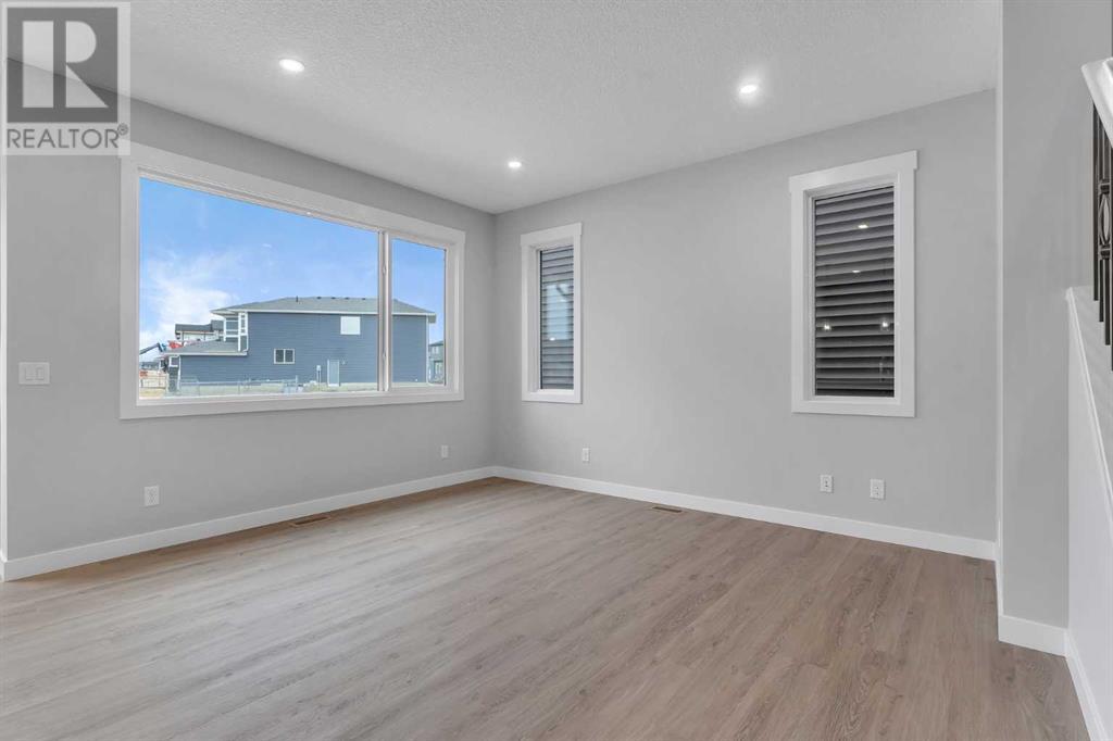 142 Corner Glen Way NE, Calgary, Alberta