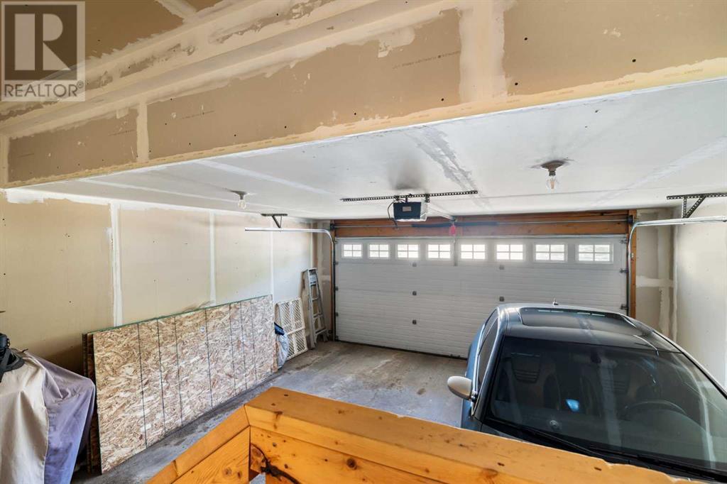 137 Hidden Creek Gardens NW, Calgary, Alberta