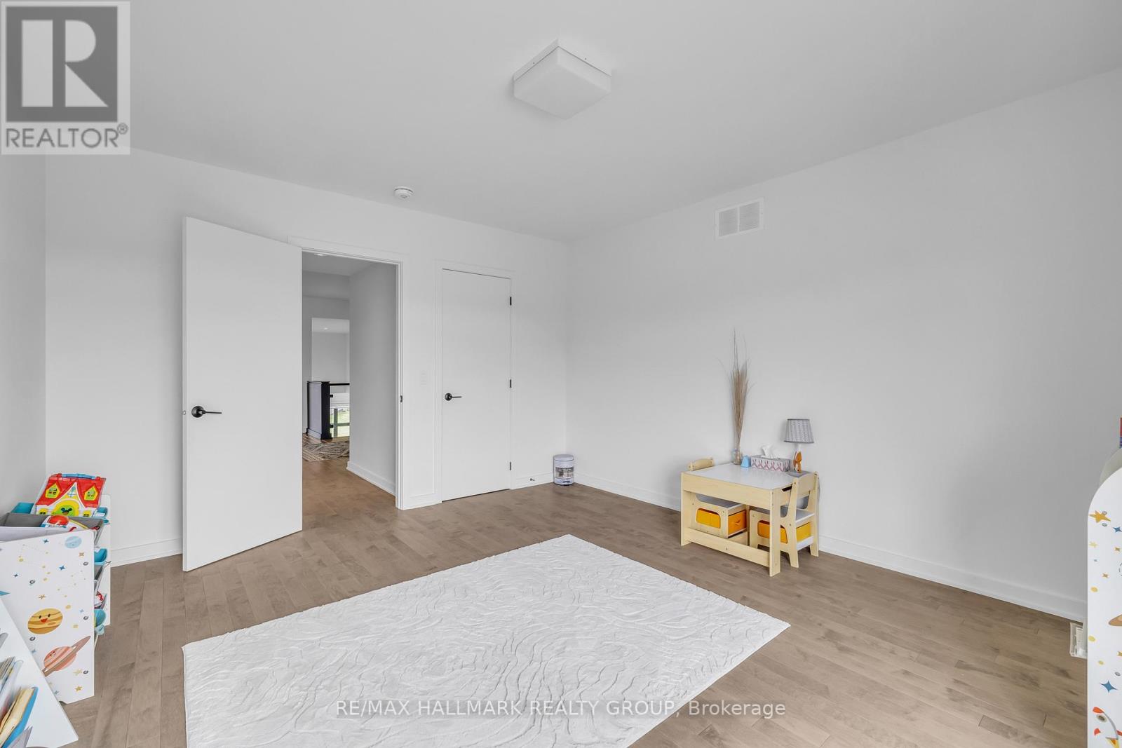 Photo 10 of 817 Chorus Drive, Ottawa ON