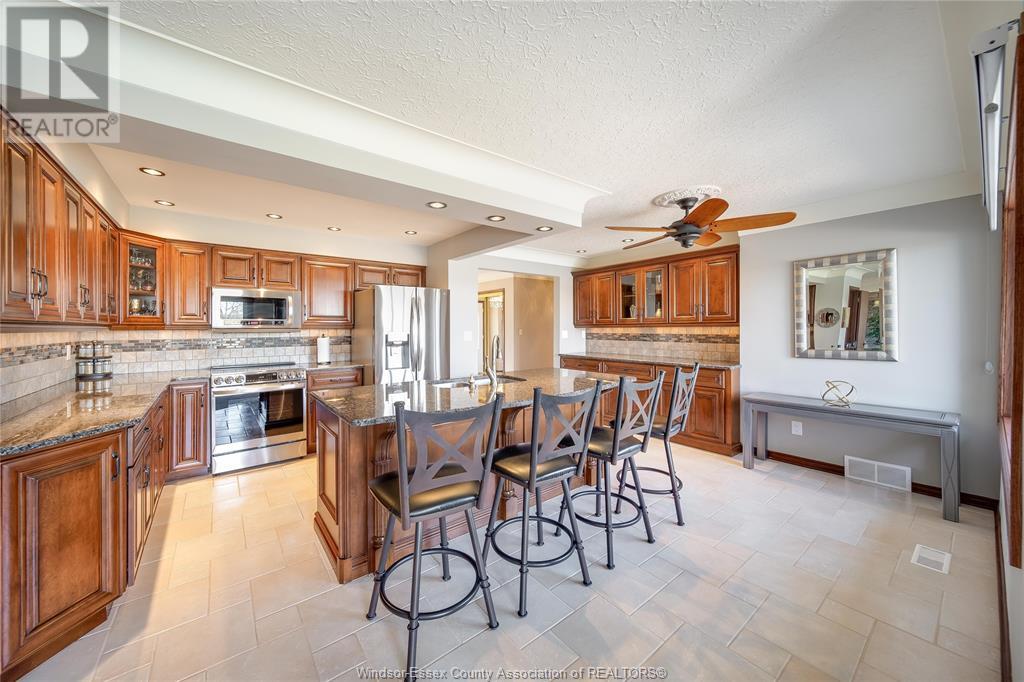Photo 12 of 65 Bissonnette, Lakeshore ON