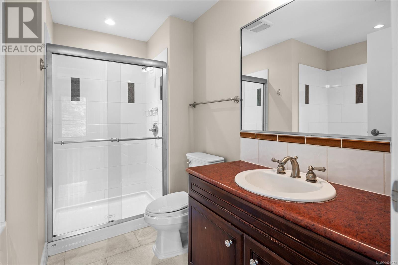 Photo 15 of 311 1335 Bear Mountain Pkwy, Langford BC