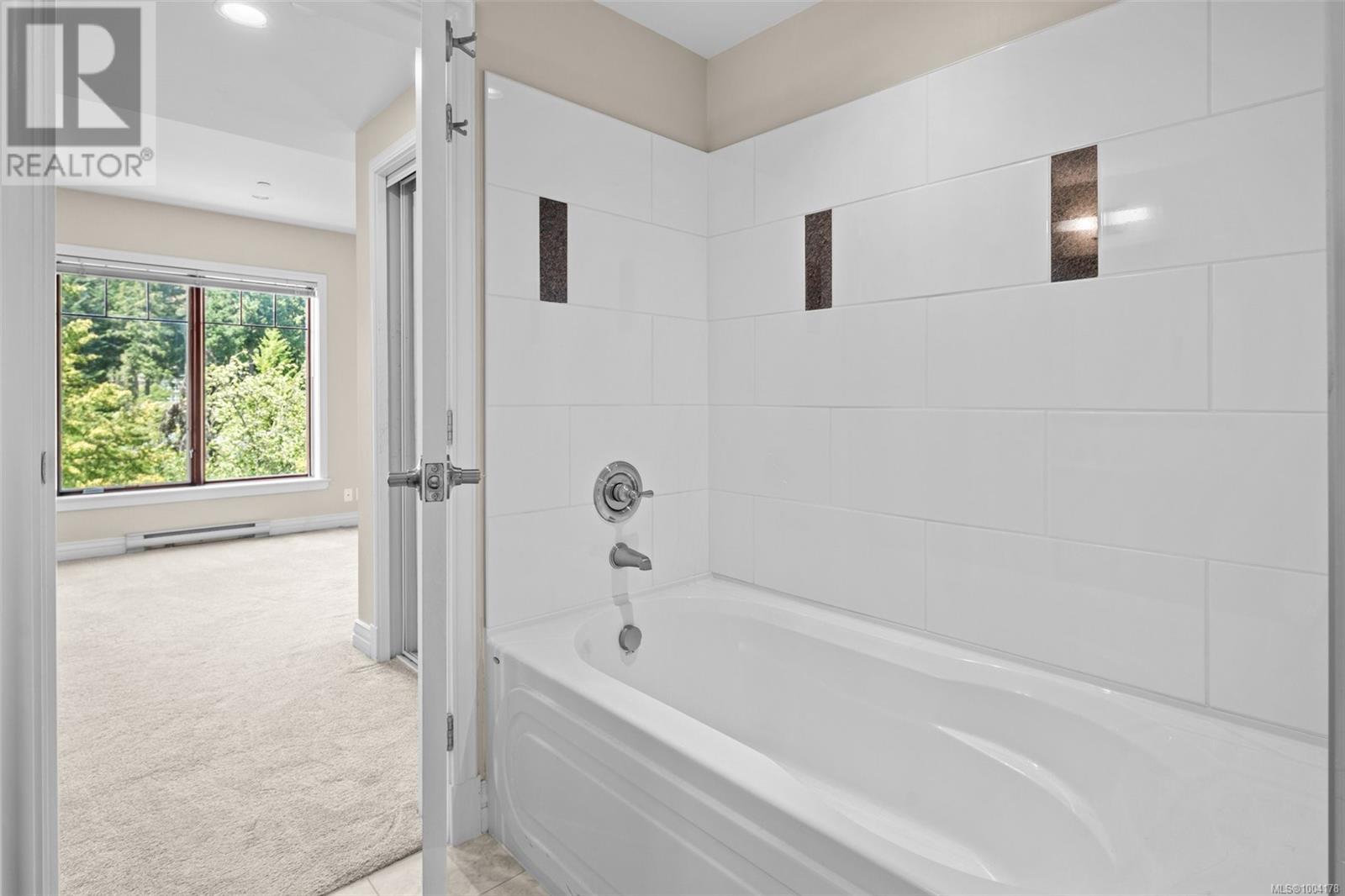 Photo 21 of 311 1335 Bear Mountain Pkwy, Langford BC