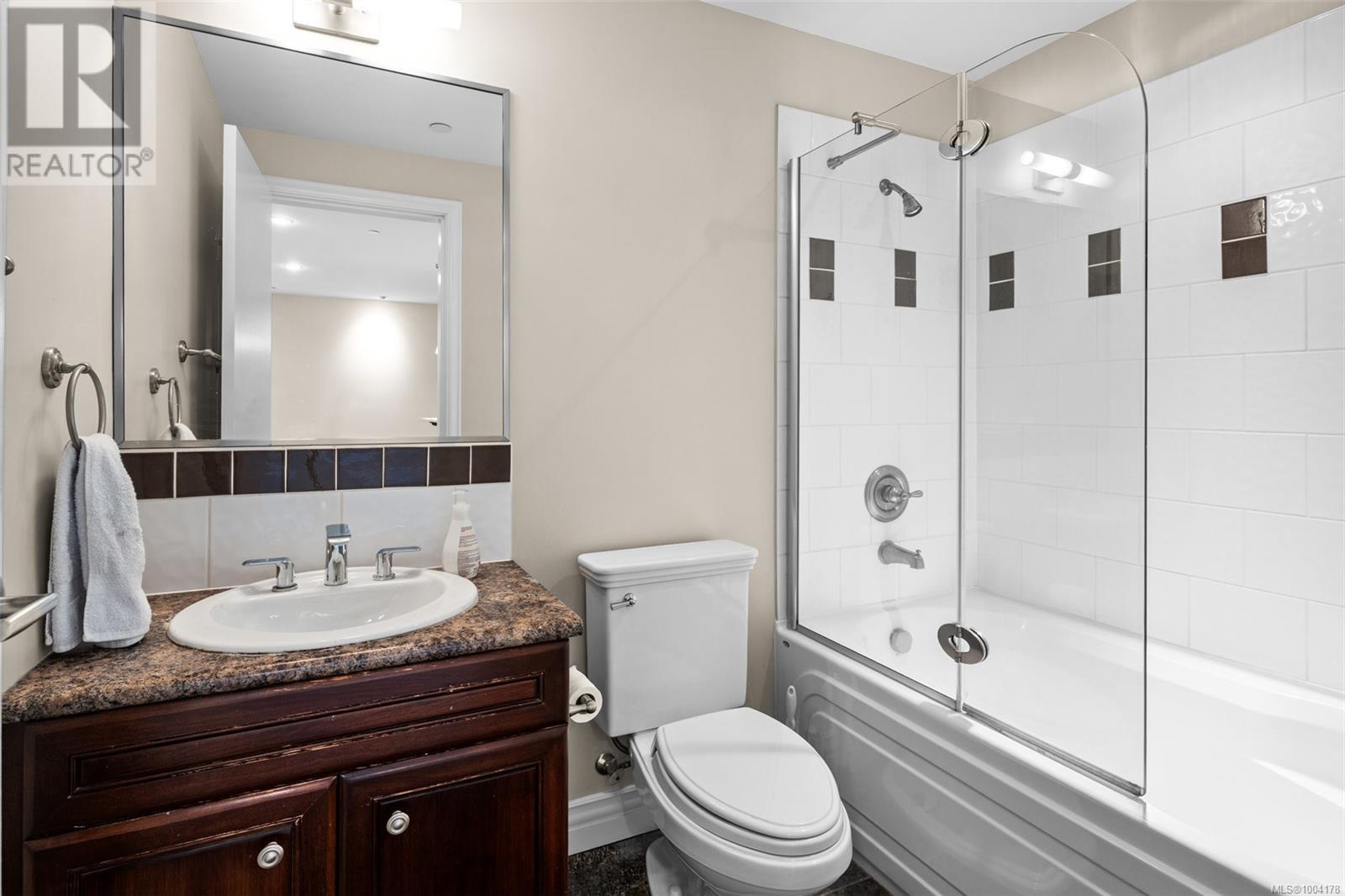 Photo 8 of 311 1335 Bear Mountain Pkwy, Langford BC