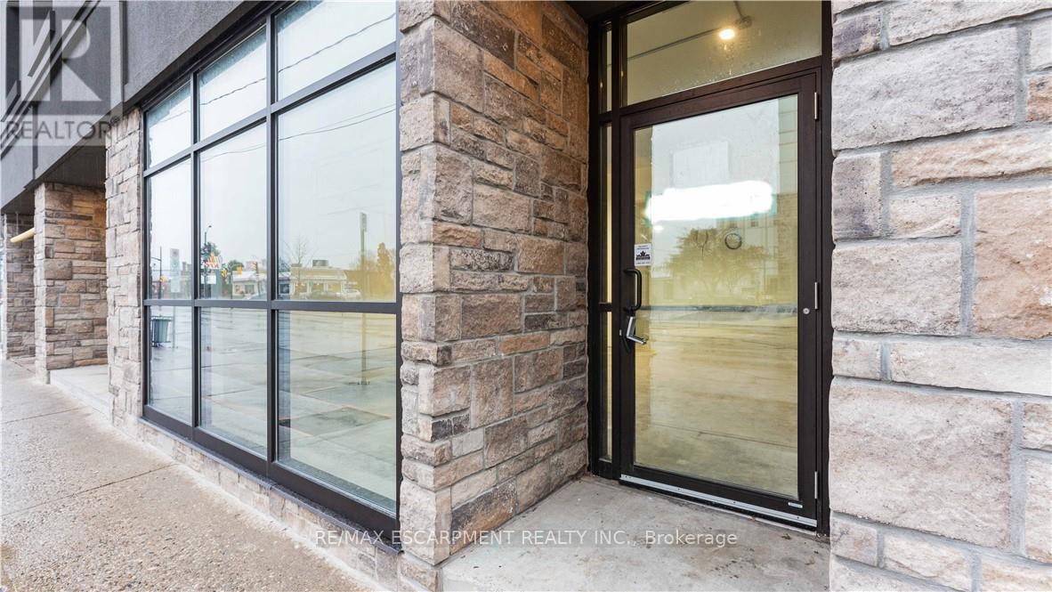 Photo 15 of 42 Dalhousie Street, Brantford ON