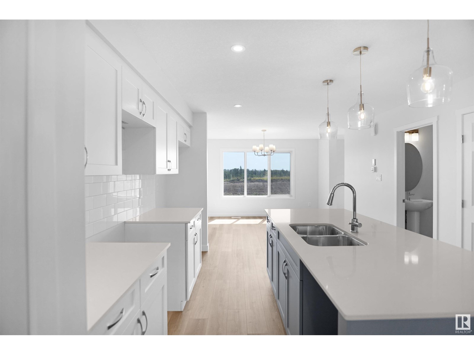 Photo 9 of 18137 73 A St Nw, Edmonton AB