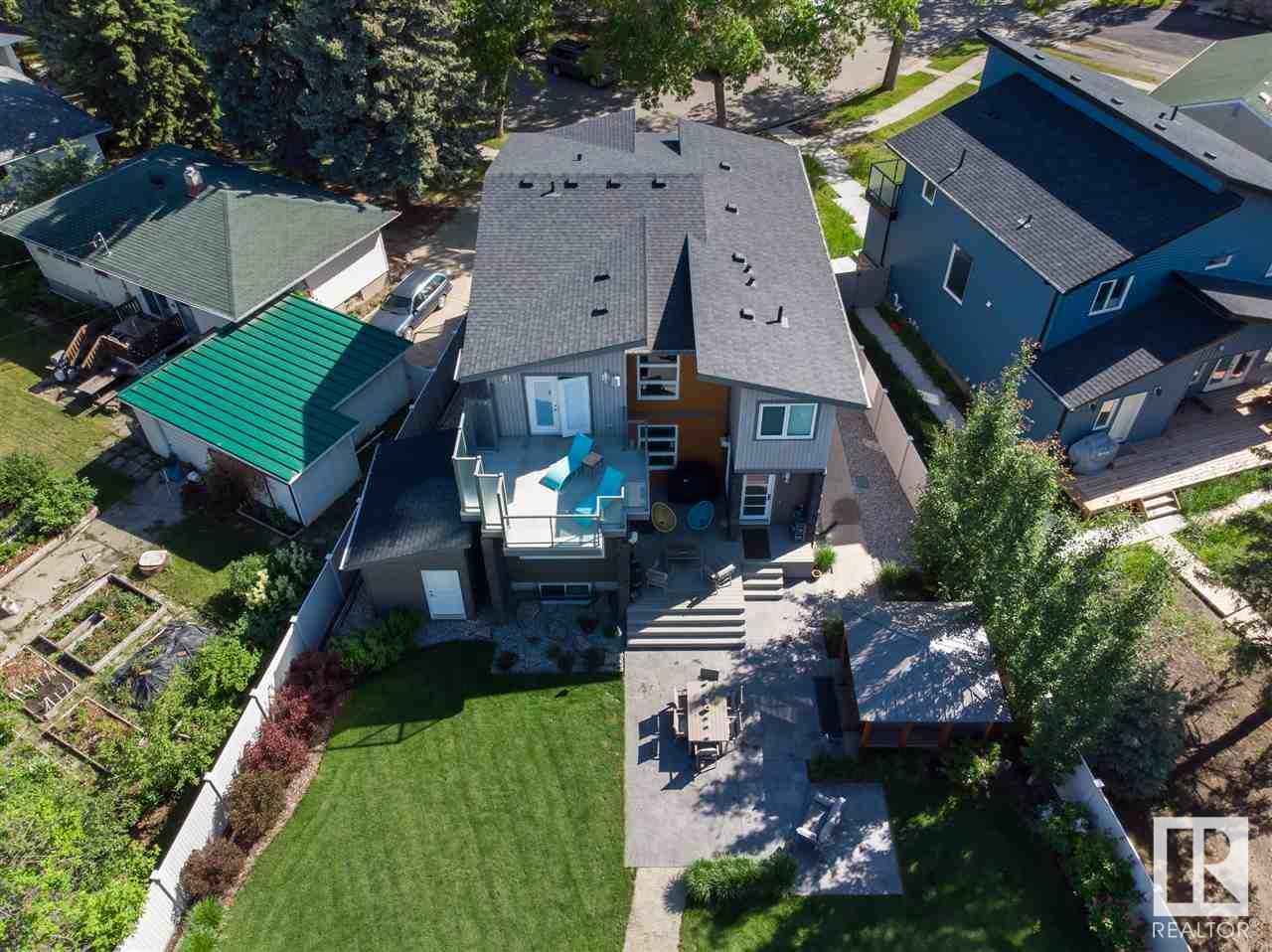 Photo 5 of 9104 83 St Nw, Edmonton AB