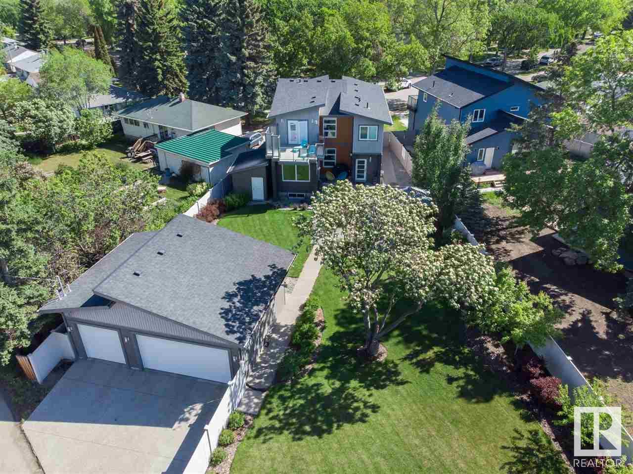 Photo 8 of 9104 83 St Nw, Edmonton AB