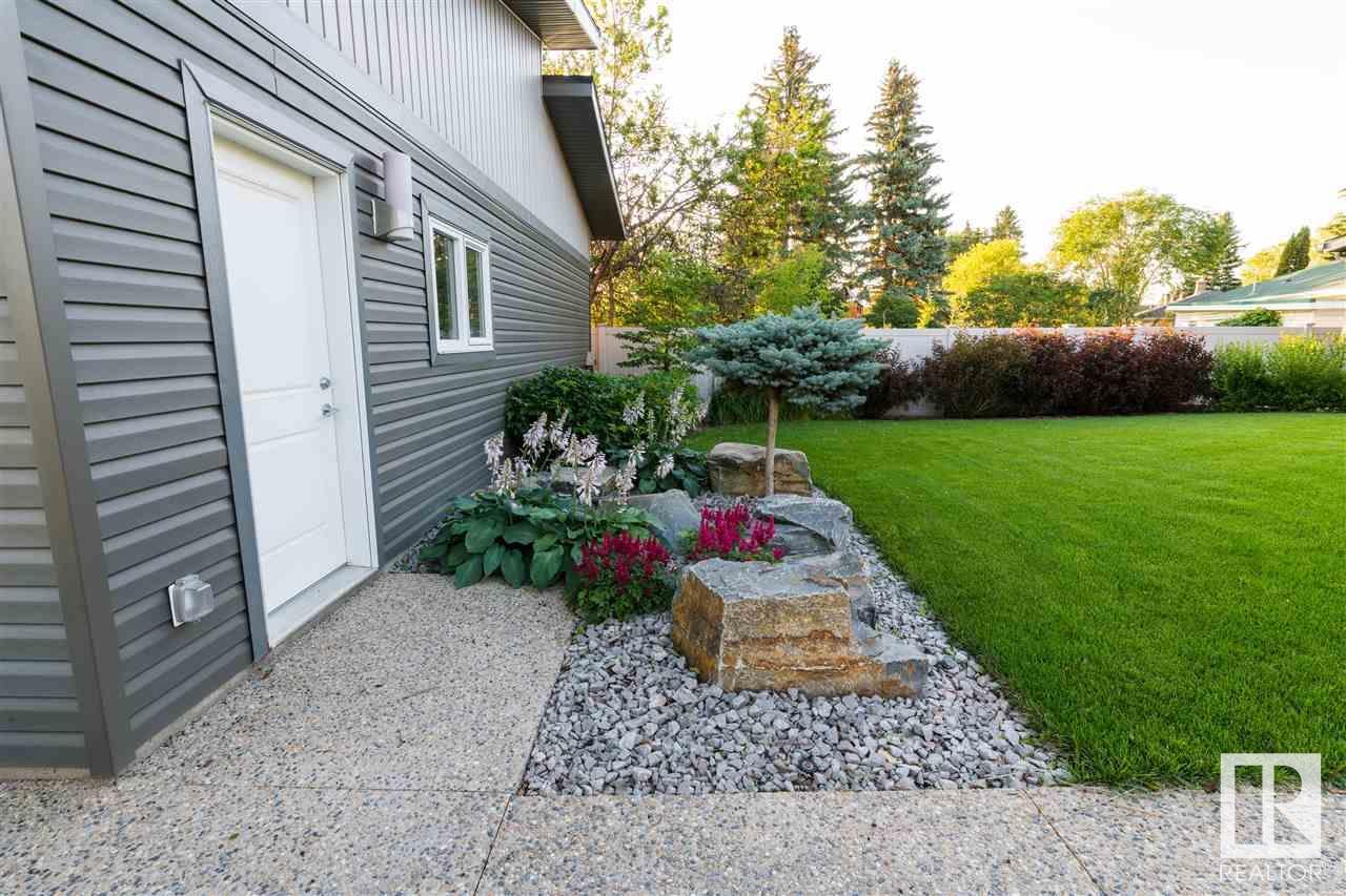 Photo 18 of 9104 83 St Nw, Edmonton AB