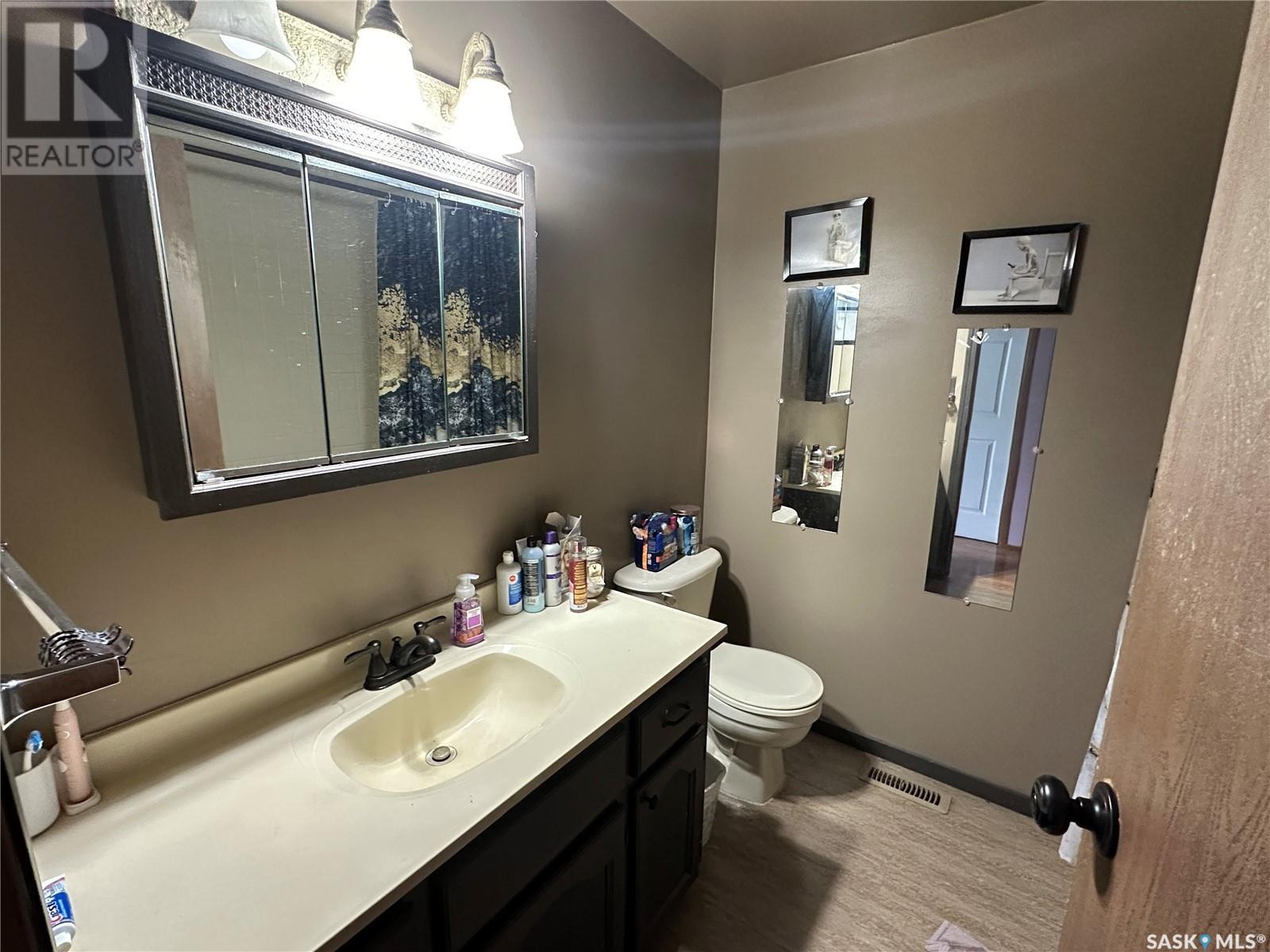 Photo 22 of 261 Bean Crescent, Weyburn SK