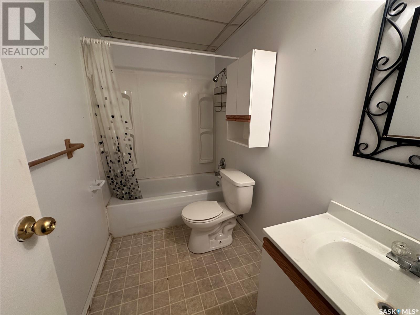 Photo 17 of 261 Bean Crescent, Weyburn SK