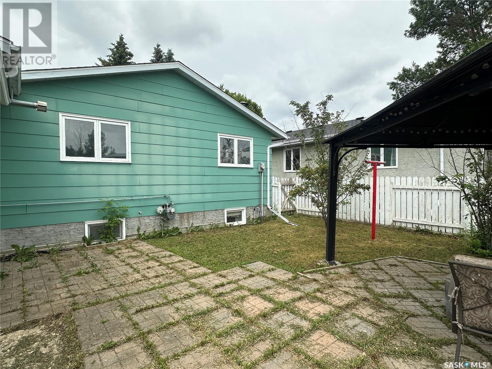 Photo 19 of 261 Bean Crescent, Weyburn SK