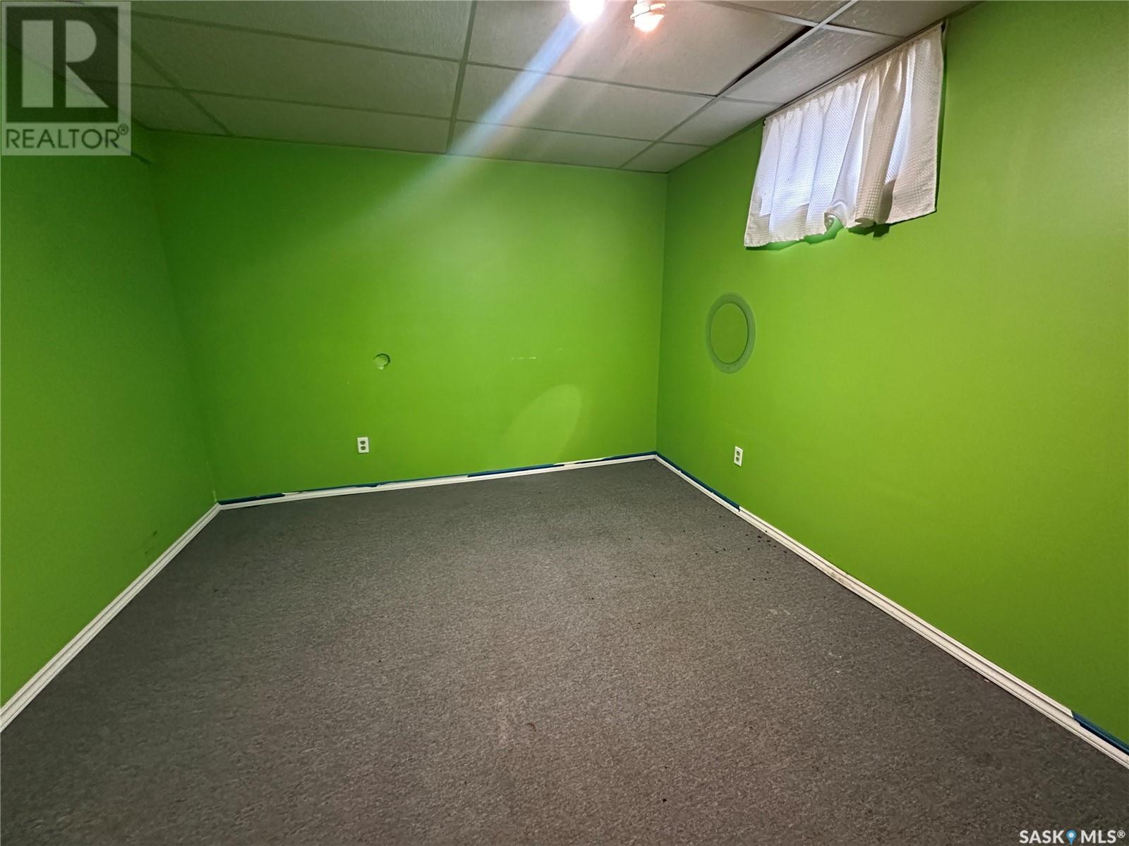 Photo 16 of 261 Bean Crescent, Weyburn SK