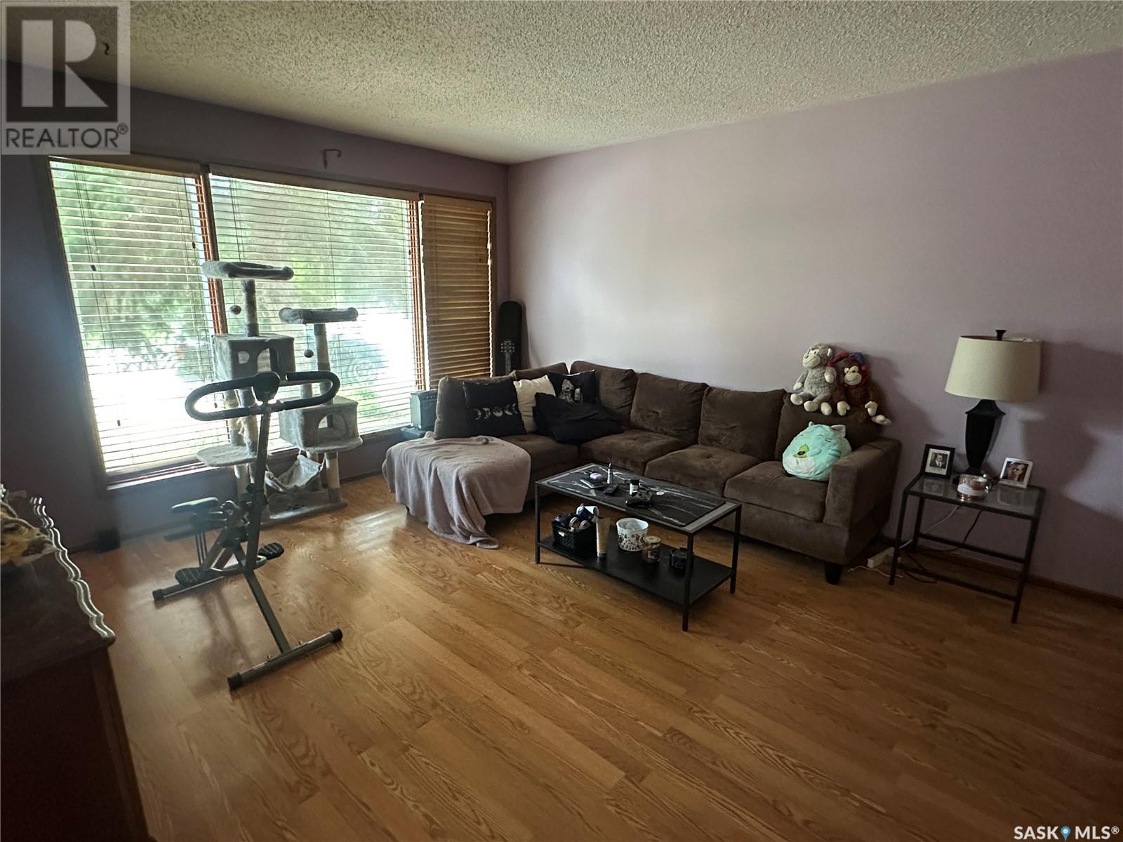Photo 23 of 261 Bean Crescent, Weyburn SK