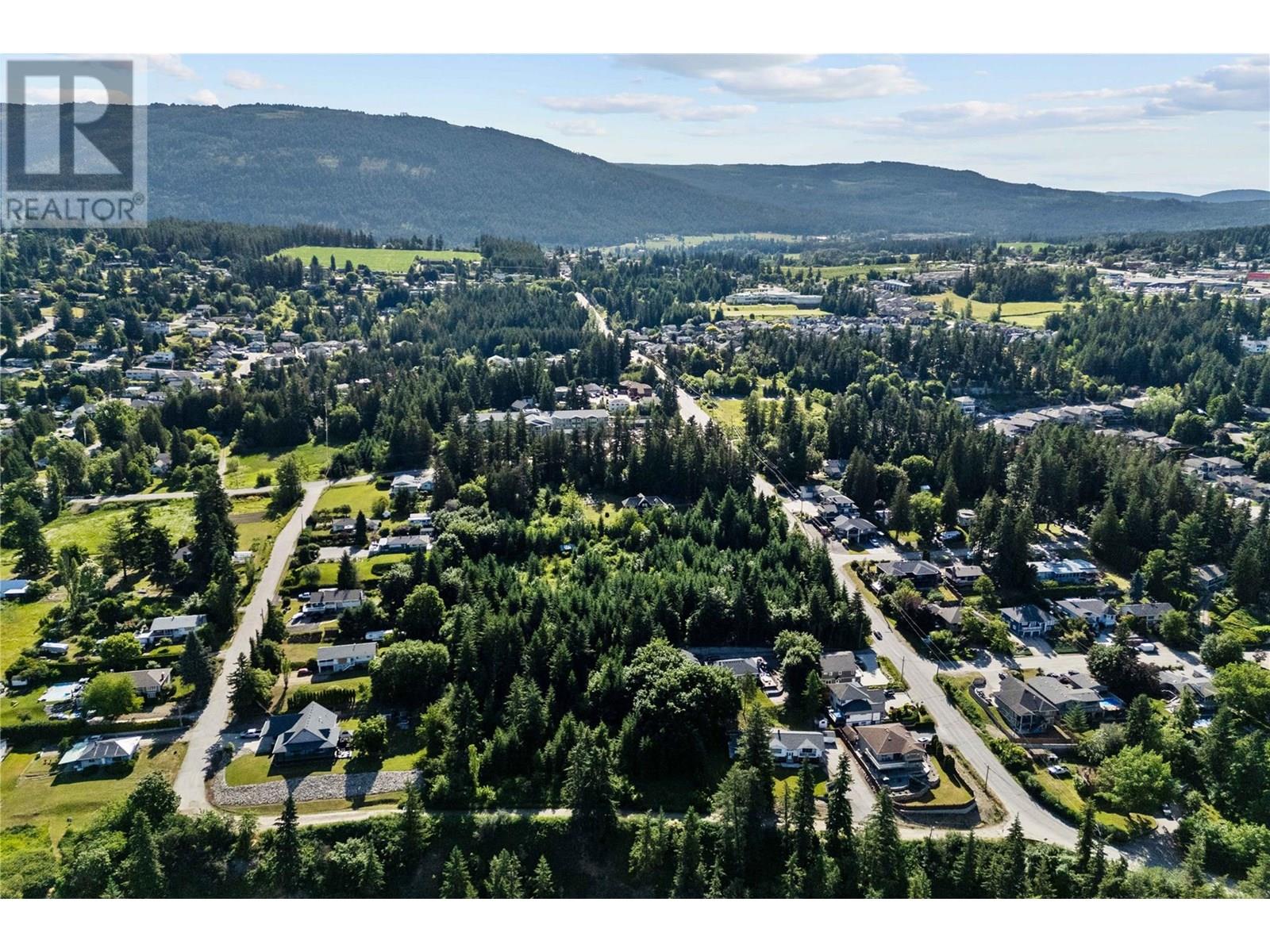 Photo 19 of 1801 20 Avenue Ne, Salmon Arm BC