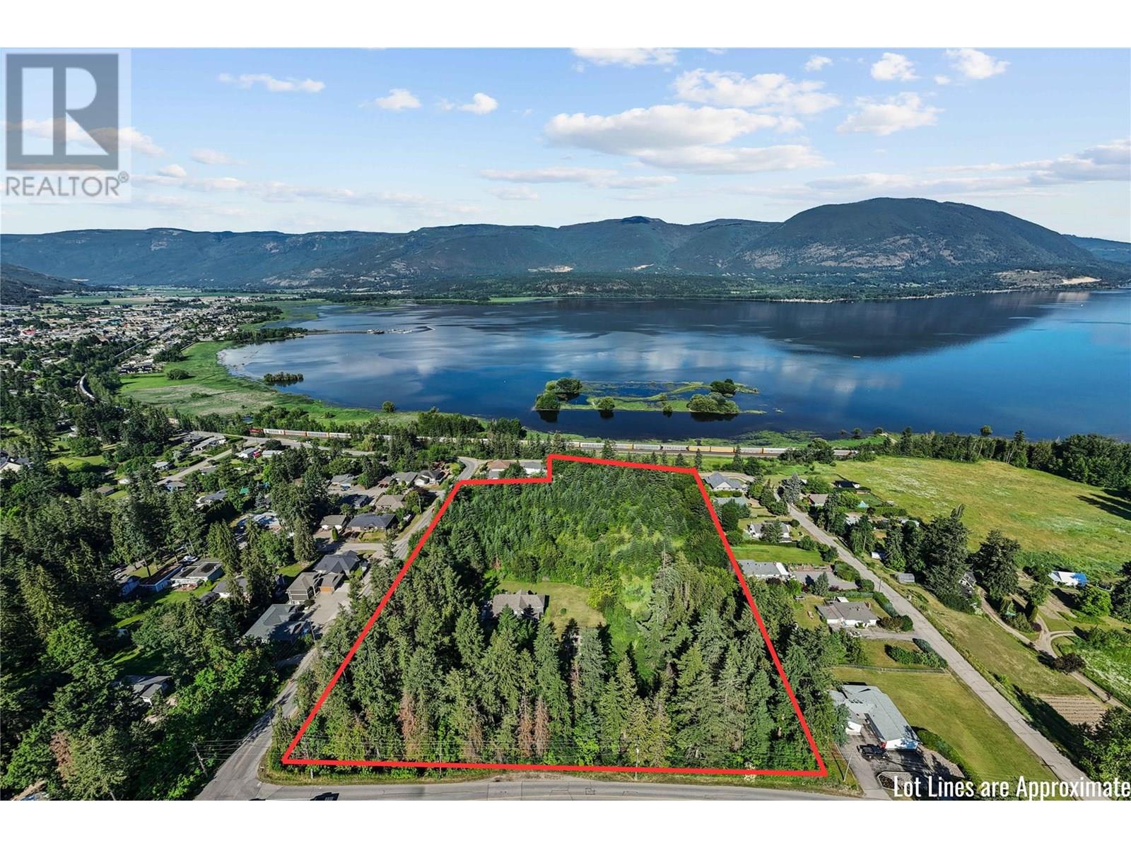 Photo 23 of 1801 20 Avenue Ne, Salmon Arm BC