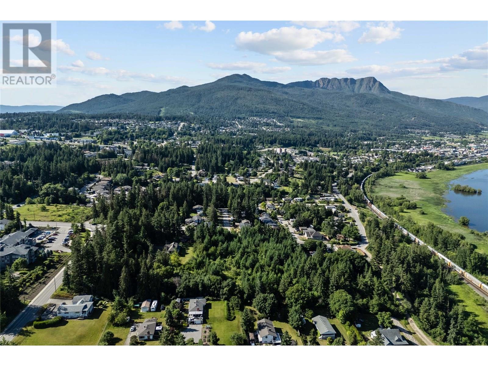 Photo 29 of 1801 20 Avenue Ne, Salmon Arm BC