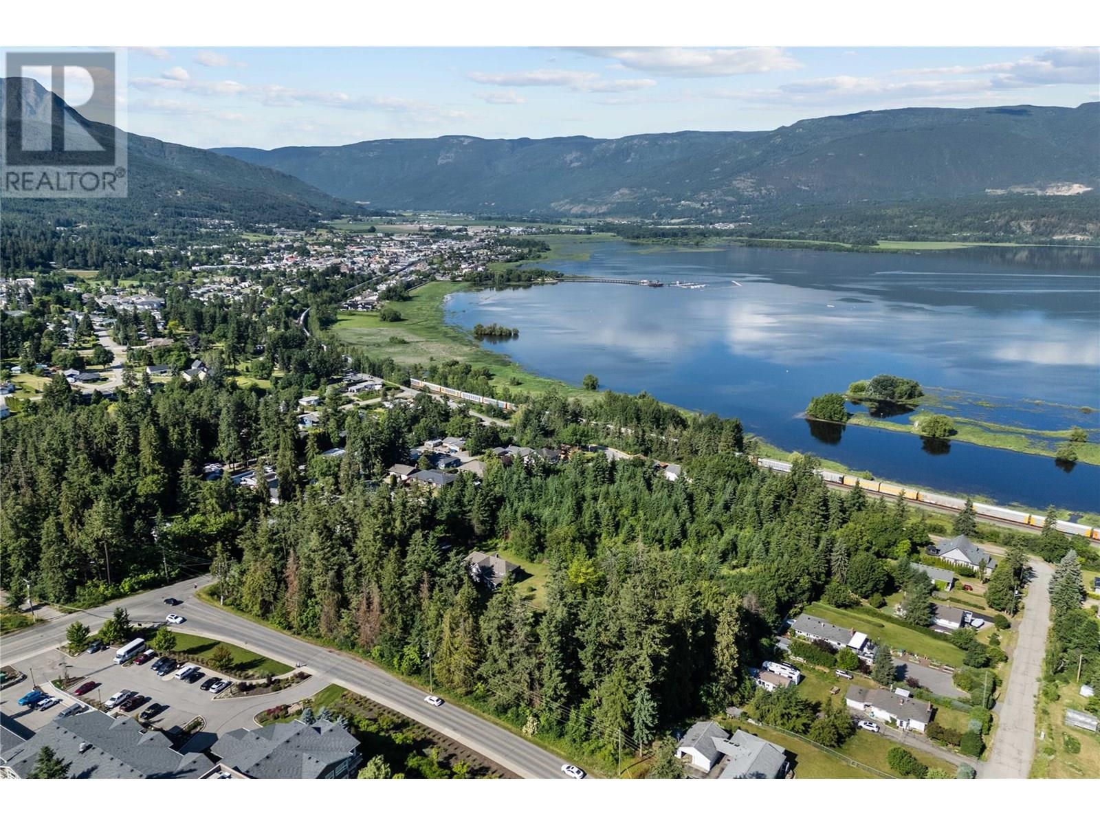 Photo 21 of 1801 20 Avenue Ne, Salmon Arm BC