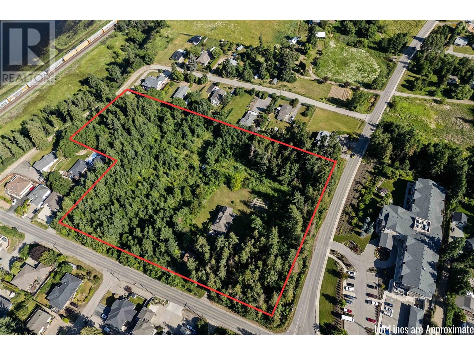 Photo 6 of 1801 20 Avenue Ne, Salmon Arm BC