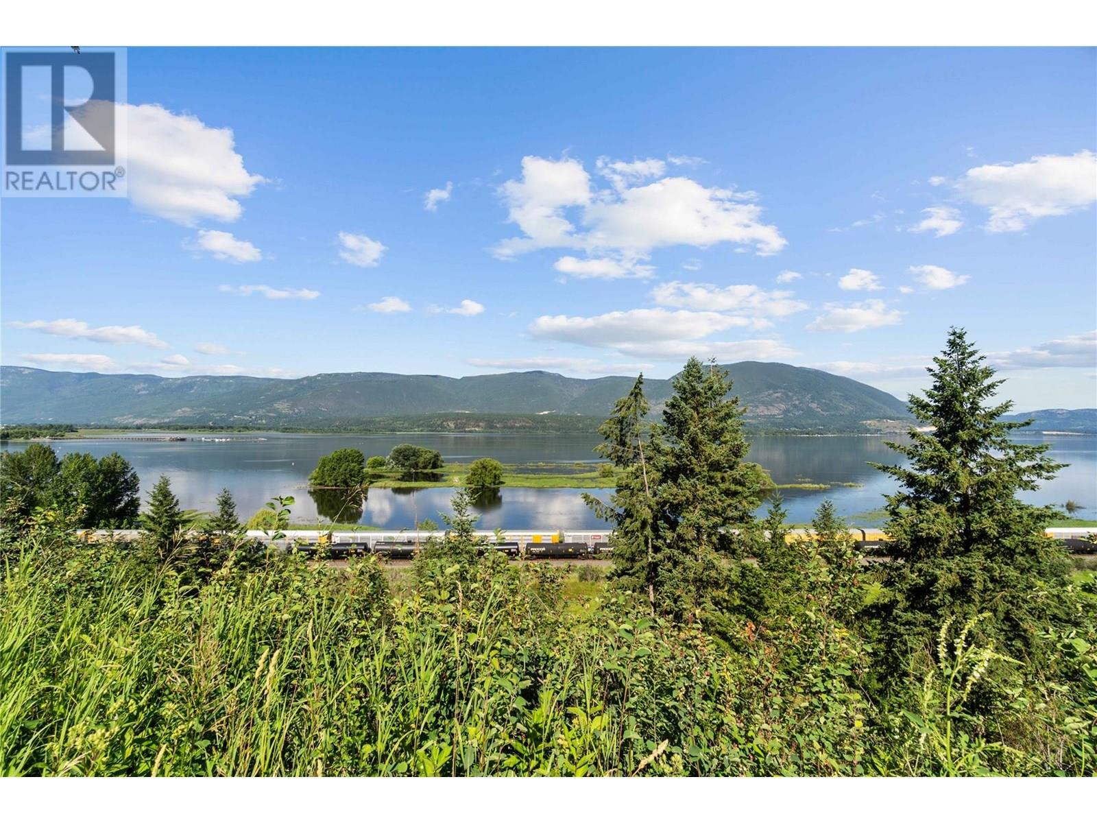 Photo 11 of 1801 20 Avenue Ne, Salmon Arm BC
