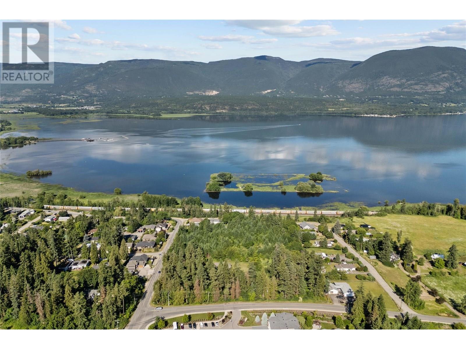 Photo 22 of 1801 20 Avenue Ne, Salmon Arm BC