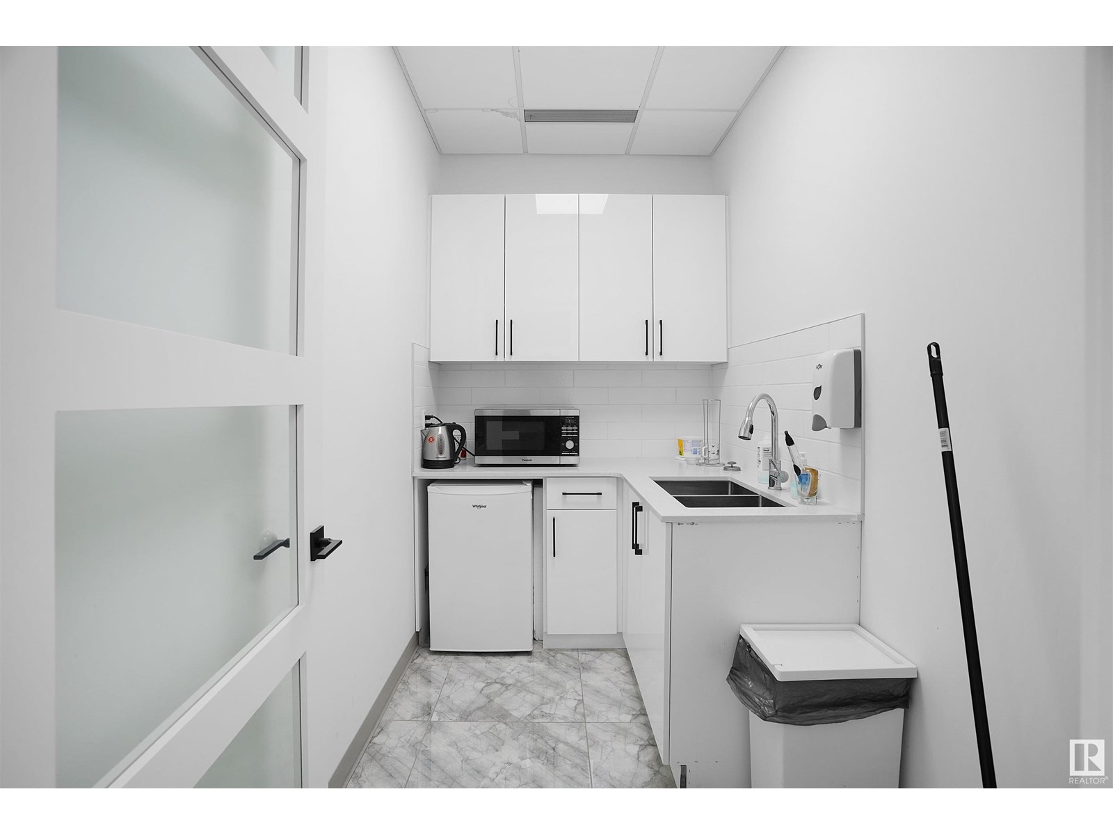 Photo 7 of 9166 34 A Avenue Nw, Edmonton AB
