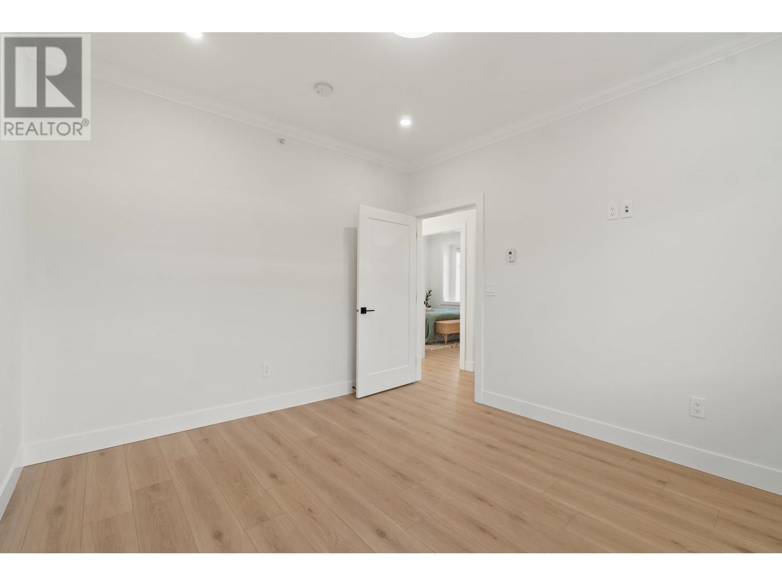 Photo 17 of 5577 Stamford Street, Vancouver BC